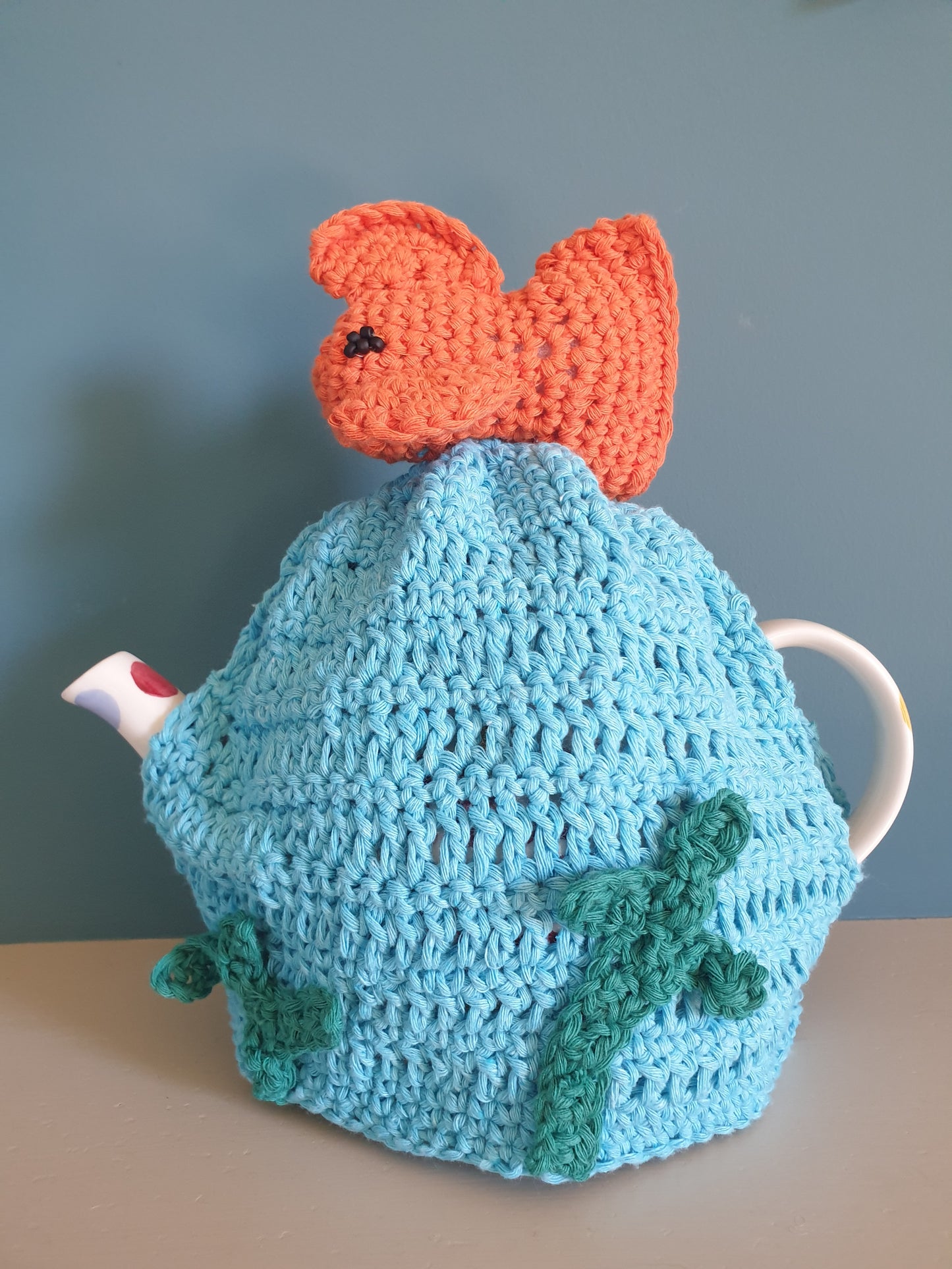 Goldfish amigurumi tea cosy